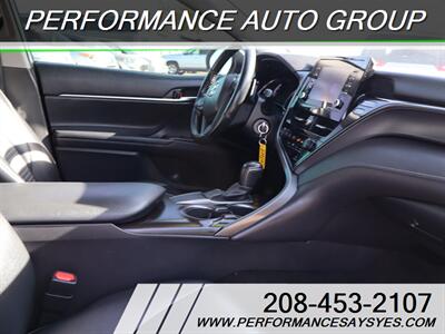 2021 Toyota Camry SE   - Photo 9 - Caldwell, ID 83605