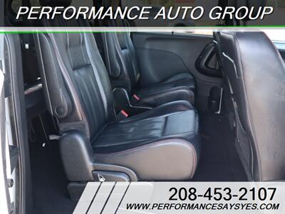 2017 Dodge Grand Caravan GT   - Photo 9 - Caldwell, ID 83605
