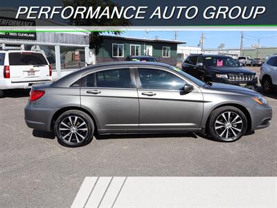 2013 Chrysler 200 Touring   - Photo 2 - Caldwell, ID 83605