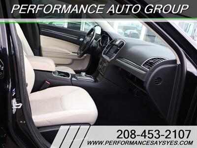 2020 Chrysler 300 Touring   - Photo 9 - Caldwell, ID 83605