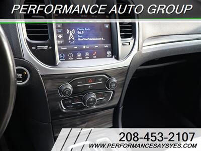 2020 Chrysler 300 Touring   - Photo 13 - Caldwell, ID 83605