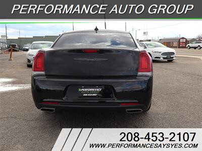 2020 Chrysler 300 Touring   - Photo 4 - Caldwell, ID 83605