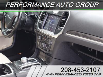 2020 Chrysler 300 Touring   - Photo 10 - Caldwell, ID 83605