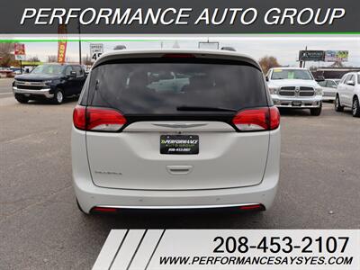 2017 Chrysler Pacifica Touring Plus - Photo 6 - Caldwell, ID 83605
