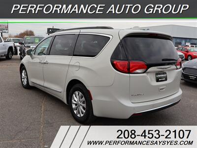 2017 Chrysler Pacifica Touring Plus - Photo 5 - Caldwell, ID 83605