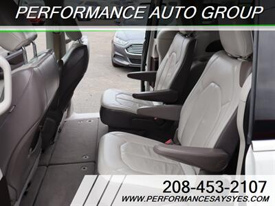 2017 Chrysler Pacifica Touring Plus - Photo 10 - Caldwell, ID 83605