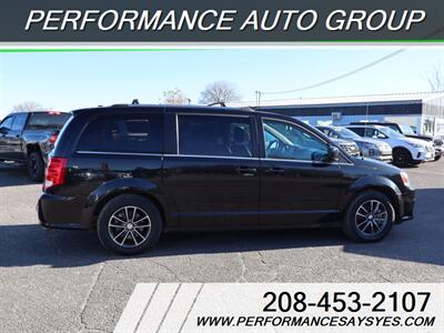 2017 Dodge Grand Caravan SXT   - Photo 8 - Caldwell, ID 83605