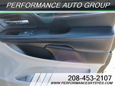 2017 Dodge Grand Caravan SXT   - Photo 13 - Caldwell, ID 83605