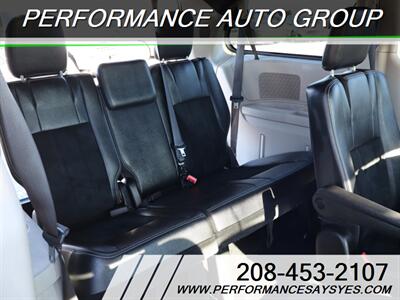 2017 Dodge Grand Caravan SXT   - Photo 11 - Caldwell, ID 83605