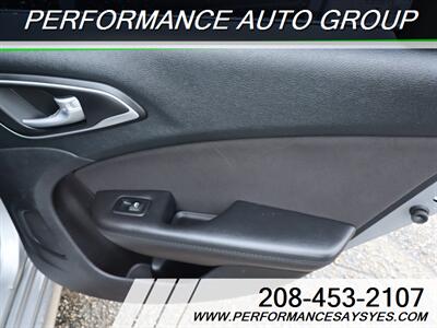 2015 Chrysler 200 Limited - Photo 11 - Caldwell, ID 83605