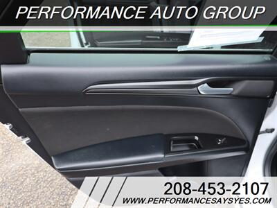 2018 Ford Fusion SE   - Photo 15 - Caldwell, ID 83605