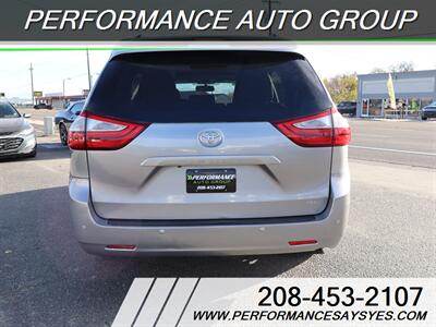 2017 Toyota Sienna XLE 8-Passenger - Photo 4 - Caldwell, ID 83605