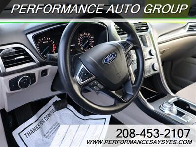 2017 Ford Fusion SE   - Photo 8 - Caldwell, ID 83605