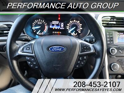 2017 Ford Fusion SE   - Photo 11 - Caldwell, ID 83605