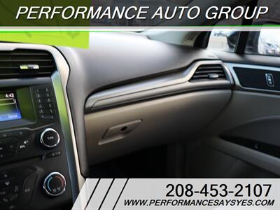 2017 Ford Fusion SE   - Photo 12 - Caldwell, ID 83605