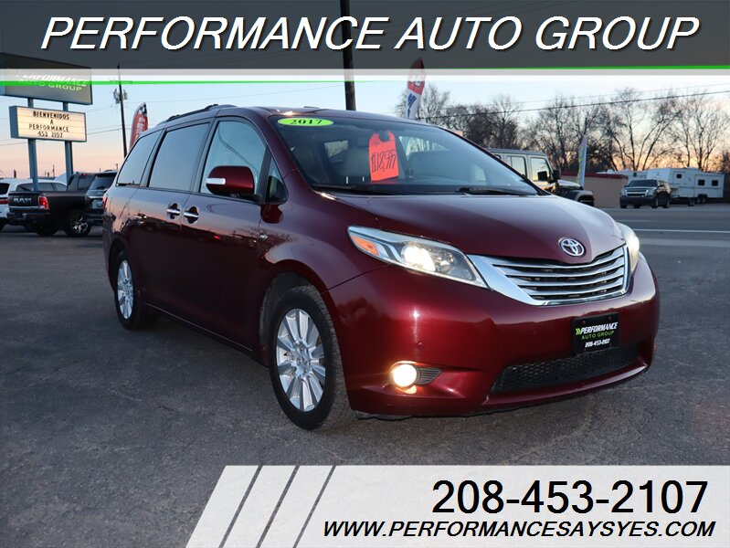 2017 Toyota Sienna Limited Premium 7-Passeng  