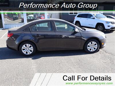 2014 Chevrolet Cruze LS Auto   - Photo 2 - Caldwell, ID 83605