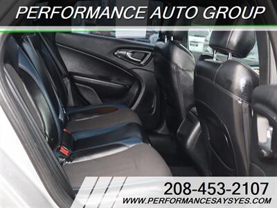 2015 Chrysler 200 S   - Photo 7 - Caldwell, ID 83605