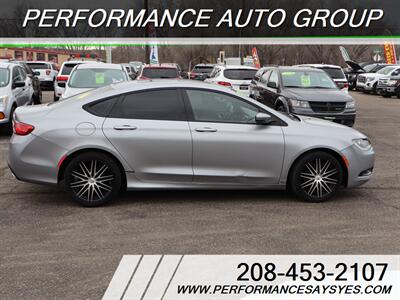 2015 Chrysler 200 S   - Photo 2 - Caldwell, ID 83605