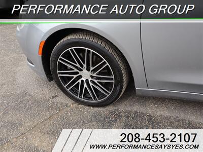 2015 Chrysler 200 S   - Photo 15 - Caldwell, ID 83605