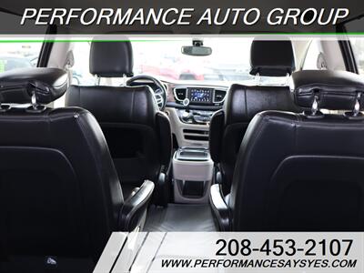 2019 Chrysler Pacifica Touring L   - Photo 7 - Caldwell, ID 83605