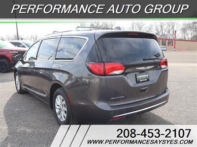 2019 Chrysler Pacifica Touring L   - Photo 5 - Caldwell, ID 83605