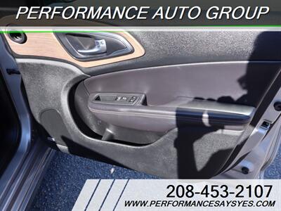 2015 Chrysler 200 C   - Photo 13 - Caldwell, ID 83605