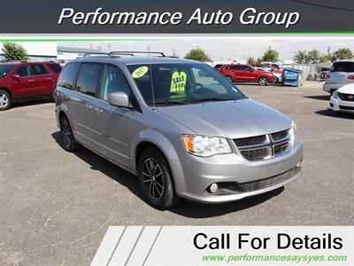 2017 Dodge Gr Caravan SXT   - Photo 1 - Caldwell, ID 83605