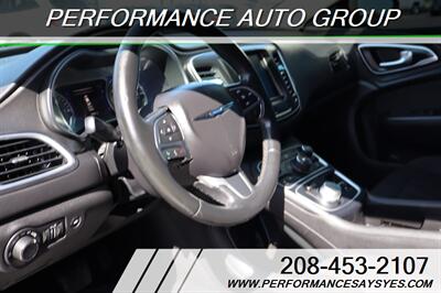 2015 Chrysler 200 Limited   - Photo 10 - Caldwell, ID 83605