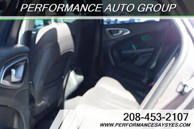 2015 Chrysler 200 Limited   - Photo 13 - Caldwell, ID 83605