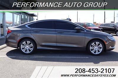 2015 Chrysler 200 Limited   - Photo 2 - Caldwell, ID 83605