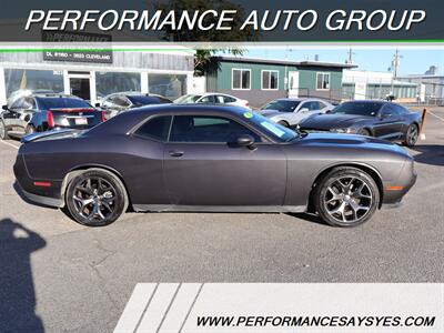 2015 Dodge Challenger SXT Plus   - Photo 2 - Caldwell, ID 83605