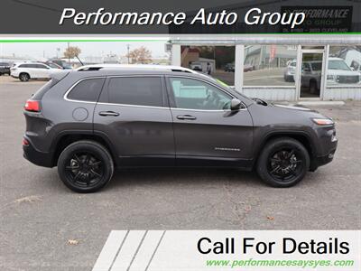 2015 Jeep Cherokee Latitude   - Photo 2 - Caldwell, ID 83605