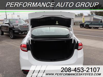 2017 Ford Fusion SE   - Photo 8 - Caldwell, ID 83605