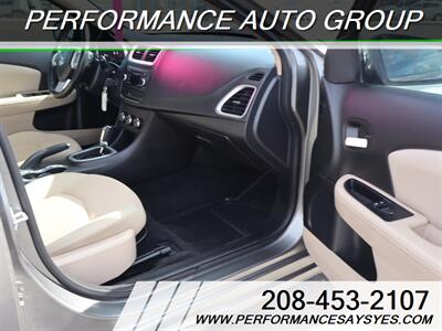 2013 Dodge Avenger SXT   - Photo 17 - Caldwell, ID 83605
