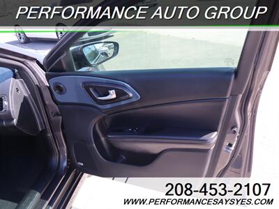 2015 Chrysler 200 S   - Photo 17 - Caldwell, ID 83605