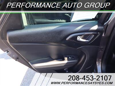 2015 Chrysler 200 S   - Photo 16 - Caldwell, ID 83605