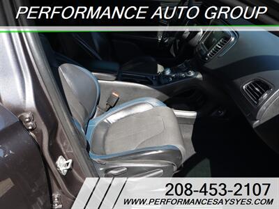 2015 Chrysler 200 S   - Photo 9 - Caldwell, ID 83605