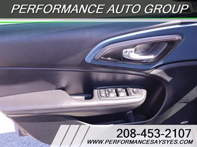 2015 Chrysler 200 S   - Photo 15 - Caldwell, ID 83605