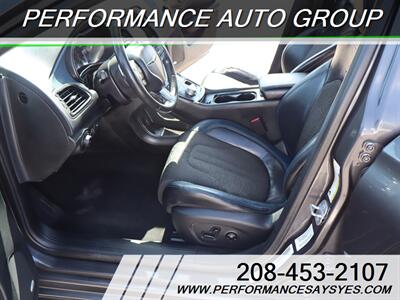 2015 Chrysler 200 S   - Photo 11 - Caldwell, ID 83605