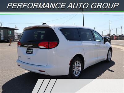 2022 Chrysler Voyager LX   - Photo 3 - Caldwell, ID 83605