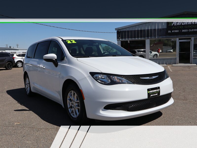 2022 Chrysler Voyager LX - Photo 1 - Caldwell, ID 83605