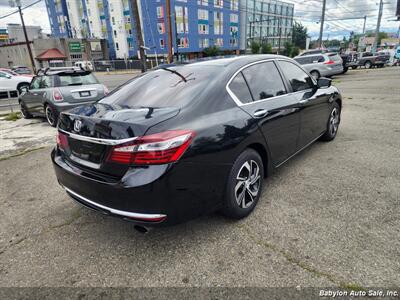 2017 Honda Accord LX - Photo 4 - Seattle, WA 98103