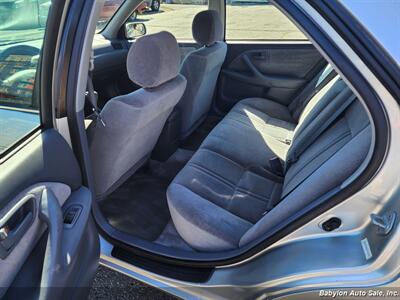 2001 Toyota Camry LE   - Photo 3 - Seattle, WA 98103