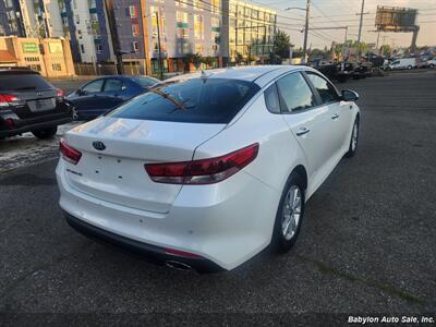 2018 Kia Optima LX   - Photo 4 - Seattle, WA 98103
