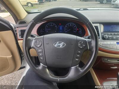 2013 Hyundai Genesis 3.8 Premium   - Photo 12 - Seattle, WA 98103