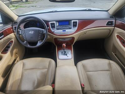 2013 Hyundai Genesis 3.8 Premium   - Photo 8 - Seattle, WA 98103