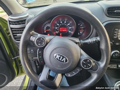 2015 Kia Soul   - Photo 12 - Seattle, WA 98103