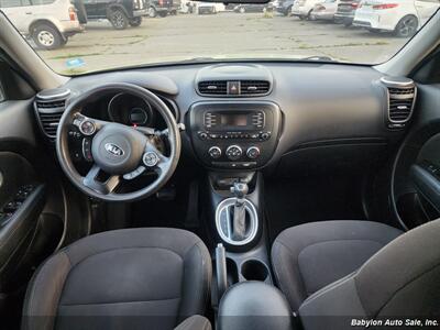 2015 Kia Soul   - Photo 8 - Seattle, WA 98103