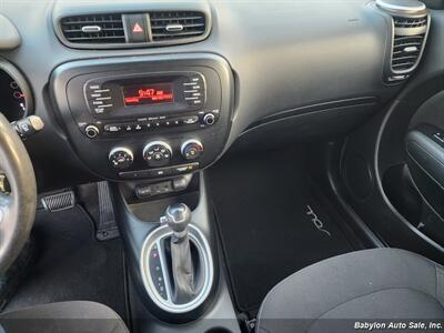 2015 Kia Soul   - Photo 11 - Seattle, WA 98103